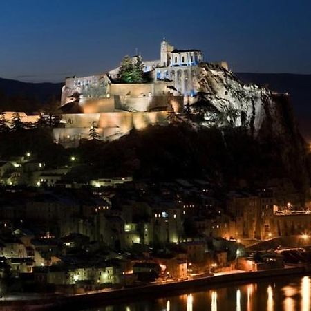 Bed and Breakfast Etxe Laminak Sisteron Exteriér fotografie