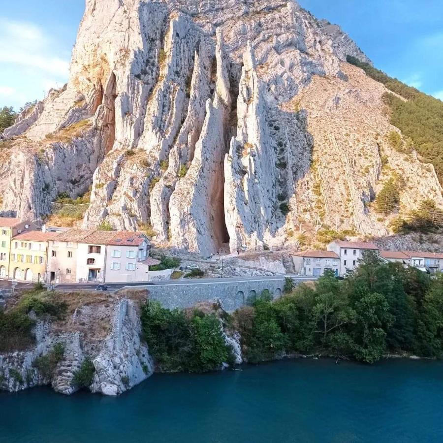 Bed and Breakfast Etxe Laminak Sisteron Exteriér fotografie
